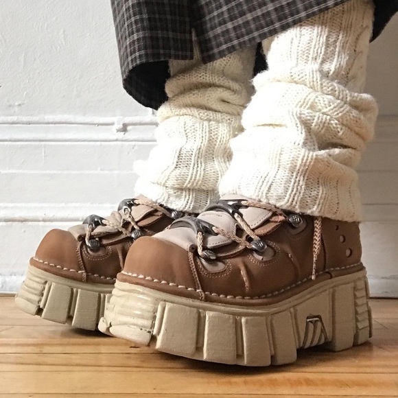 beige / tan / cream new rock platform shoes - Picture 2 of 3